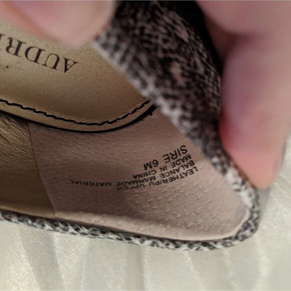 NWOT Audrey Brooke Black/White Pointed Heels 6 - Picture 5 of 6